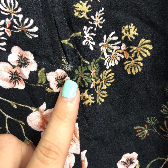 Forever 21 Floral Romper - Picture 10 of 11